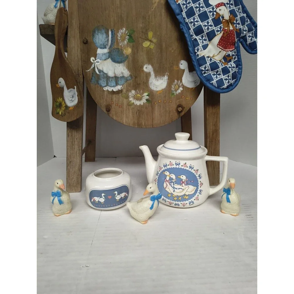 Cottage Core Hand Painted Hand Made Goose  End Table With Goose Accessories Vtg